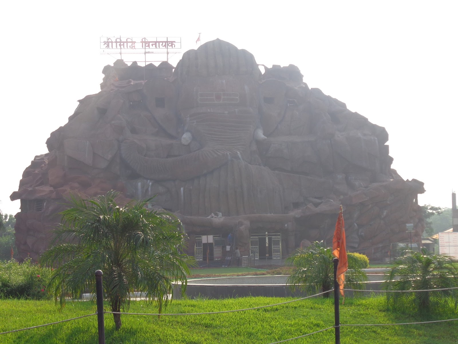 sri-siddhivinayak-lord-ganesha-temple-devsthan-largest-ganesha-idol