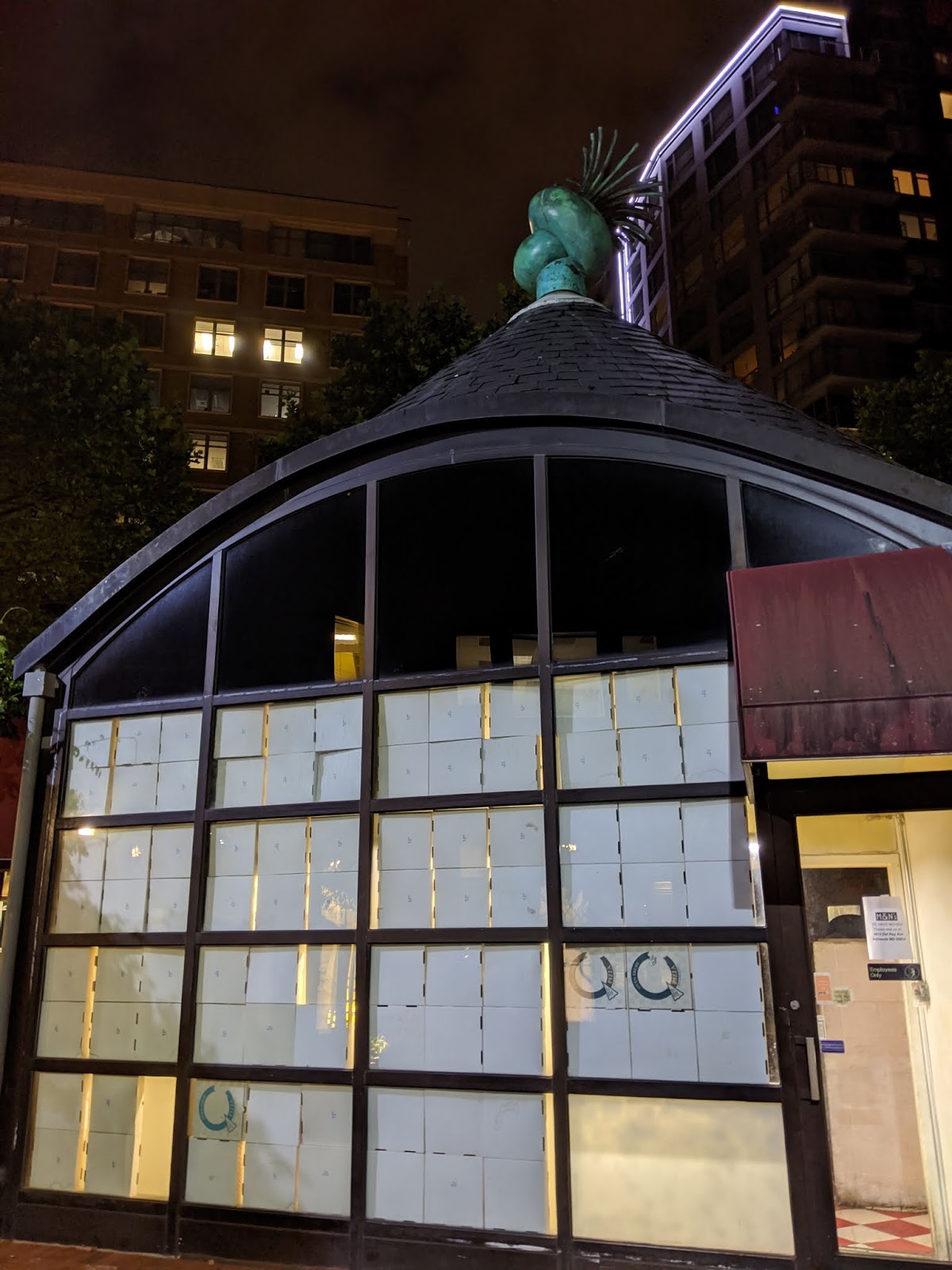 Robert Dyer Bethesda Row M&N's Pizza moves to new downtown Bethesda