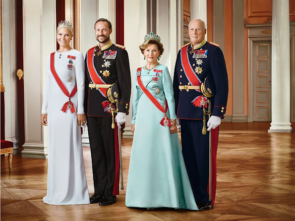 New official photographs of the Norwegian Royal Family have been released on the occasion of the King and Queen’s 25th anniversary of ascension to the Norwegian throne