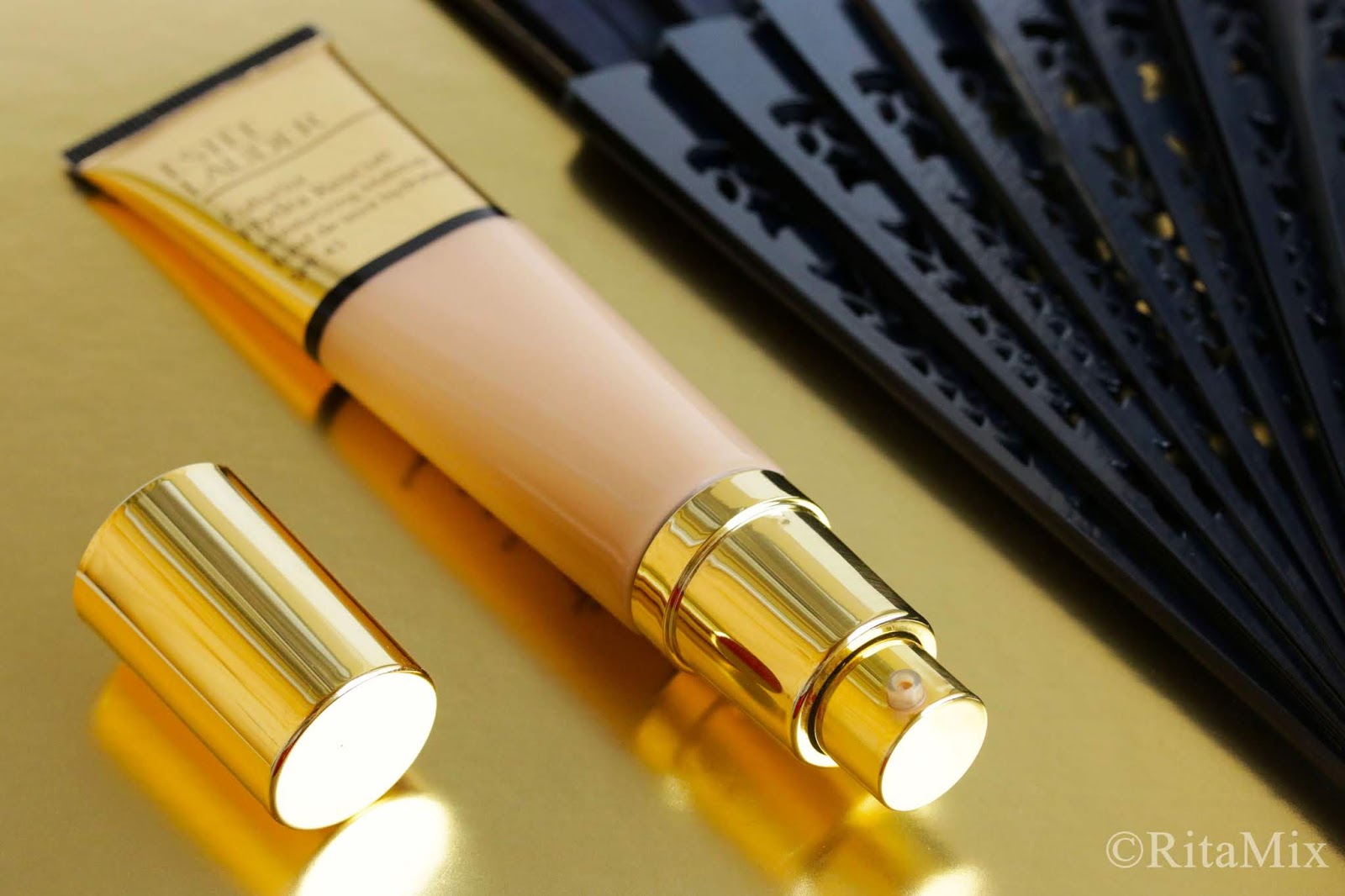 Estee lauder увлажняющий тональный крем spf45 futurist свотчи. Estee lauder futurist hydra rescue moisturizing makeup spf45 свотчи. оттенки эсте лаудер futurist тонального крема estee lauder. Estee lauder futurist 1n2. эсте лаудер футурист тональный крем.
