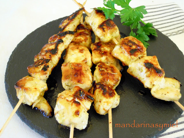 Brocheta De Pollo Con Mostaza Y Miel
