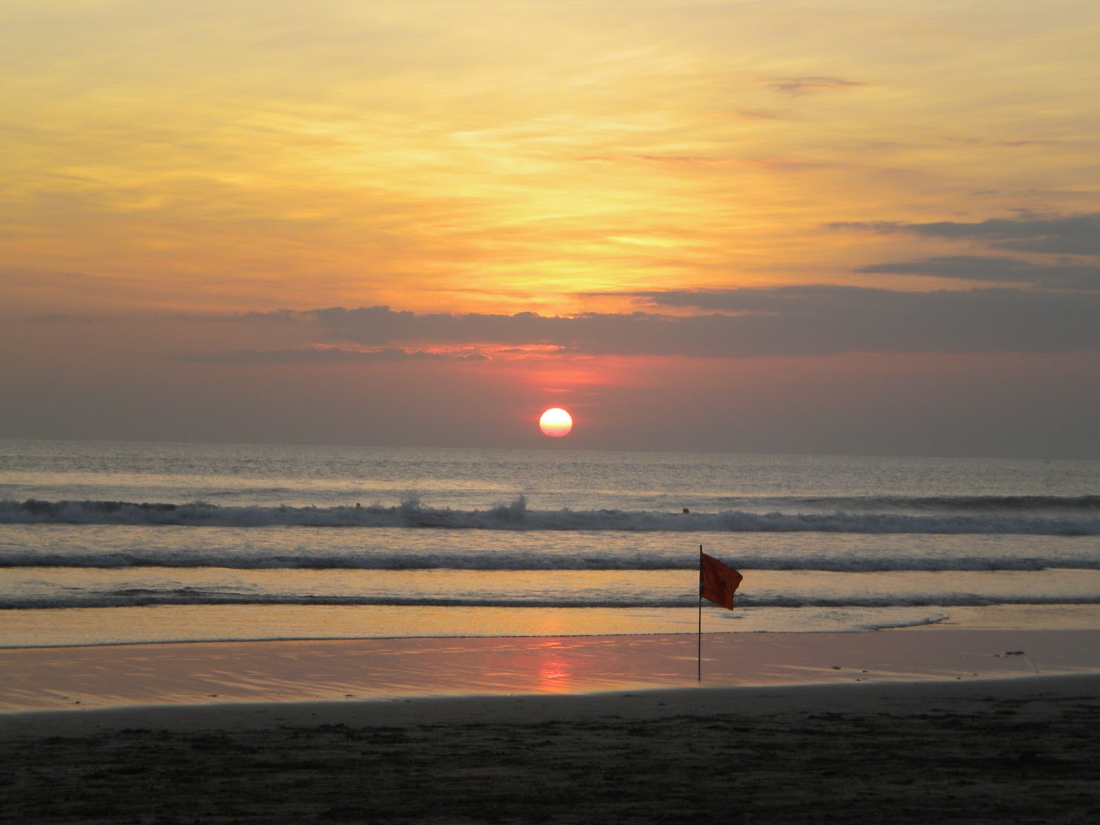 Foto foto Perjalanan Sunset di Pantai  Kuta Legian