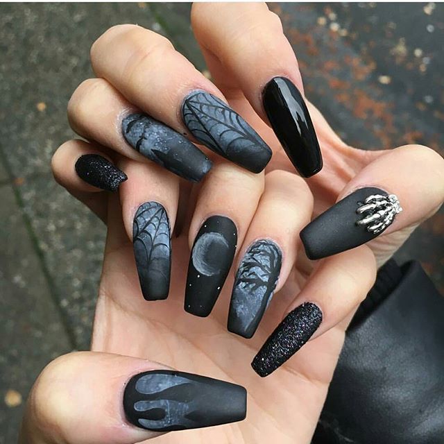 Great gothic nails!