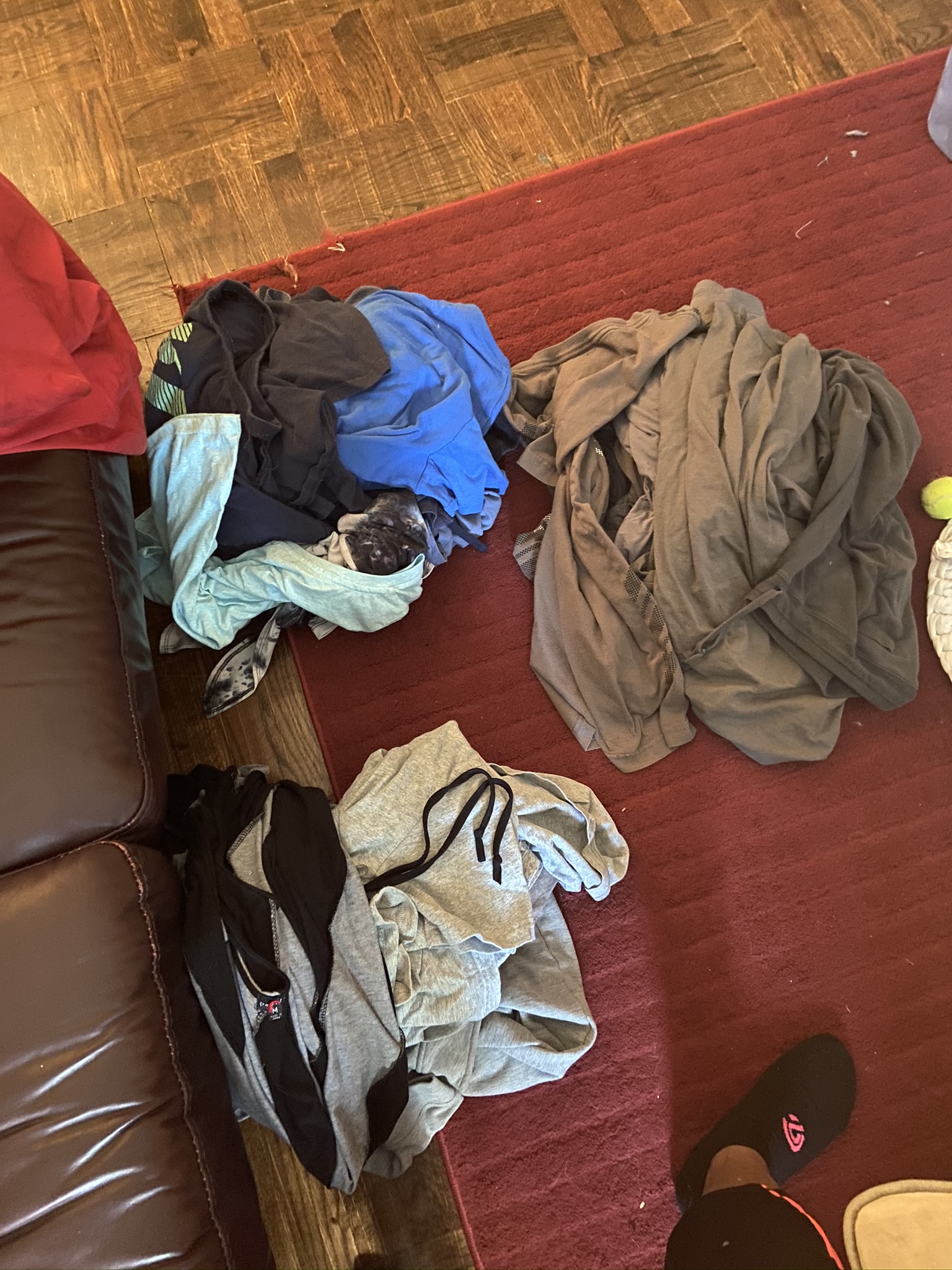 Refashion Coop Rag Rug from old tshirts