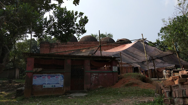 Grave of Hazrat Nazem Dewan (R A)