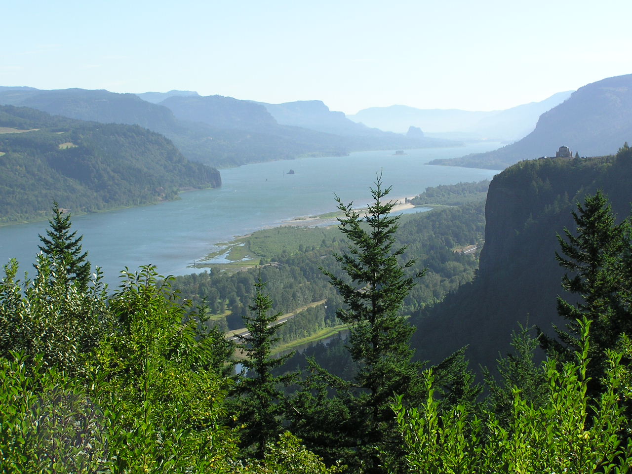 Columbia Mountain Okay Wallpaper