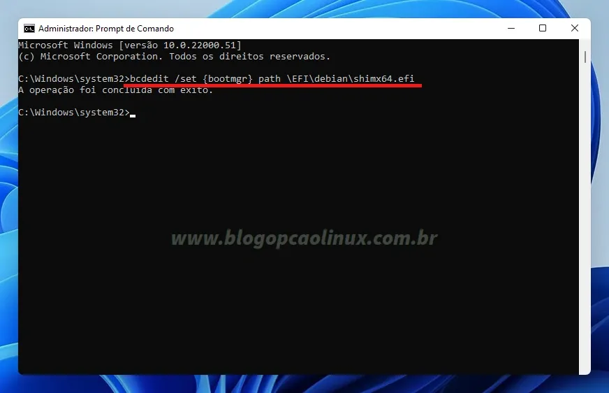 Tela do CMD no Windows 10 executando o comando para computadores com Secure Boot ativado