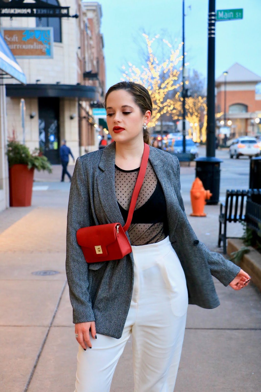 Nyc fashion blogger Kathleen Harper wearing the biggest fashion trends of 2020.