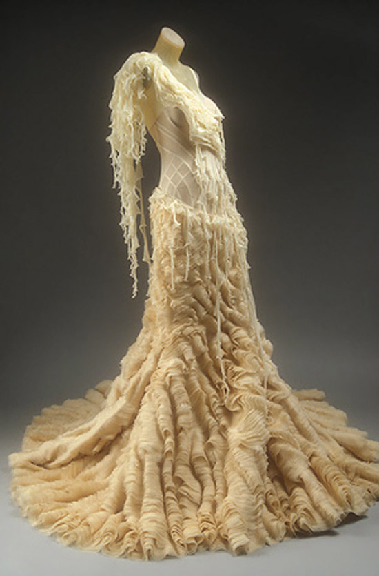 Ŧhe ₵oincidental Ðandy: Savagely Beautiful: Alexander McQueen At The ...