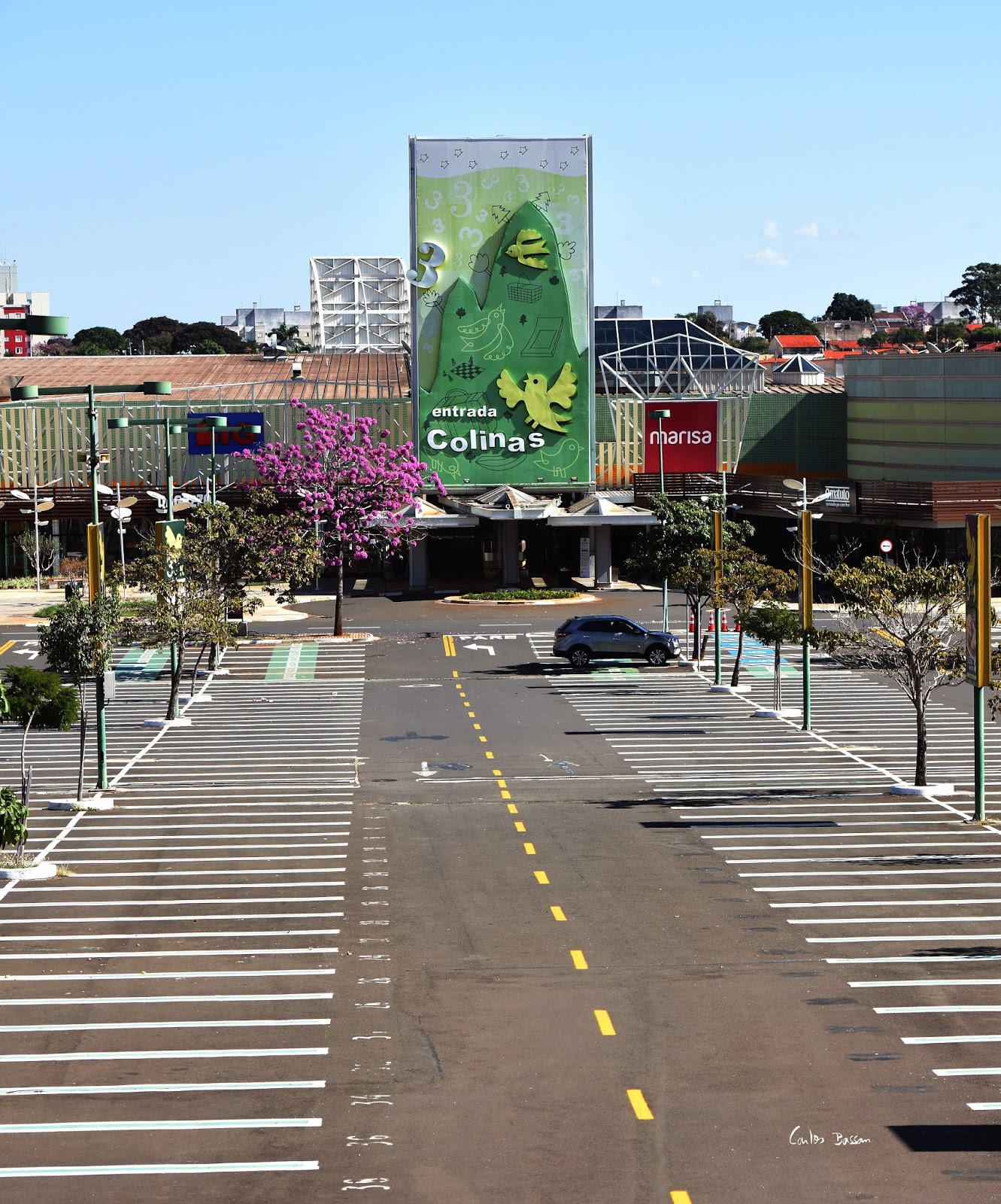 bybassan Na entrada das Colinas Shopping