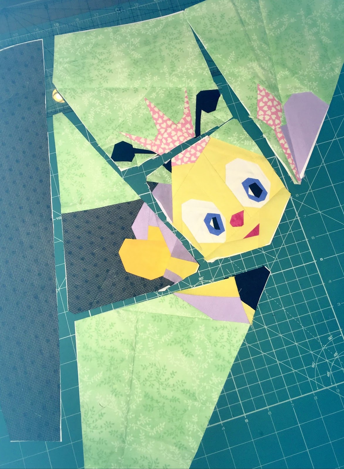 Quilt Art Design: Honey Bees Quilt A Long Week #1