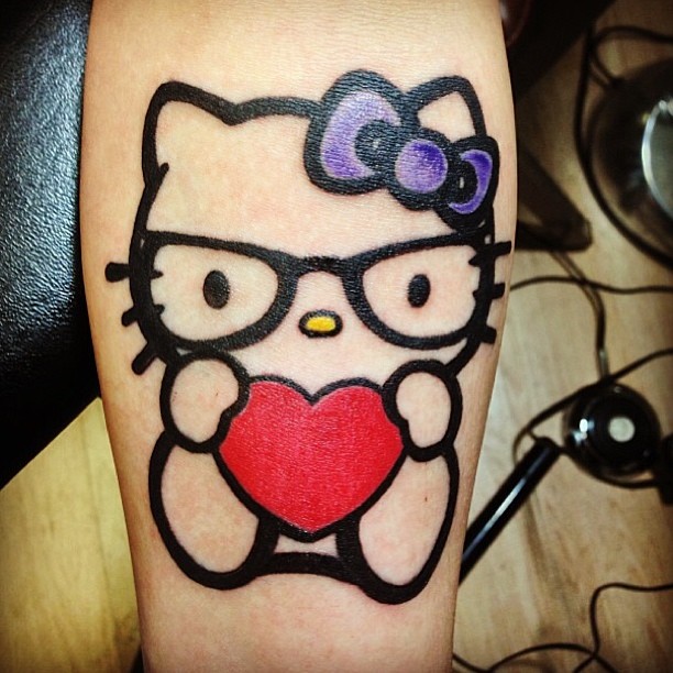 10 Tato Animasi Kartun Unik di Tangan Tatotuti