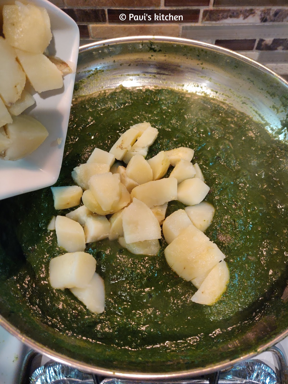 Spinach and Potato Curry Recipe / Aloo Palak Recipe / Saag Aloo Recipe