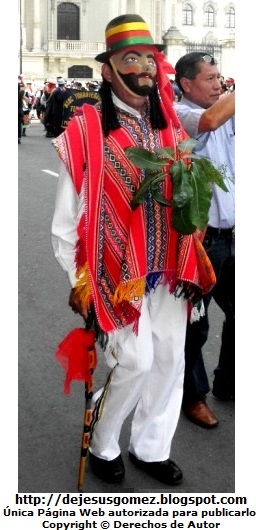 Jamille o Boliviano Foto del Jamille o Boliviano en pleno Pasacalle en la Plaza de Armas de Lima por Jesus Gómez