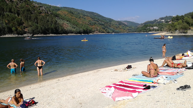 Albufeira da Caniçada em Santo Amaro Albufeira da Caniçada em Santo Amaro