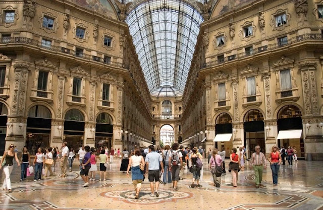 Galeria Vittorio Emanuele II em Milão Galeria Vittorio Emanuele II em Milão