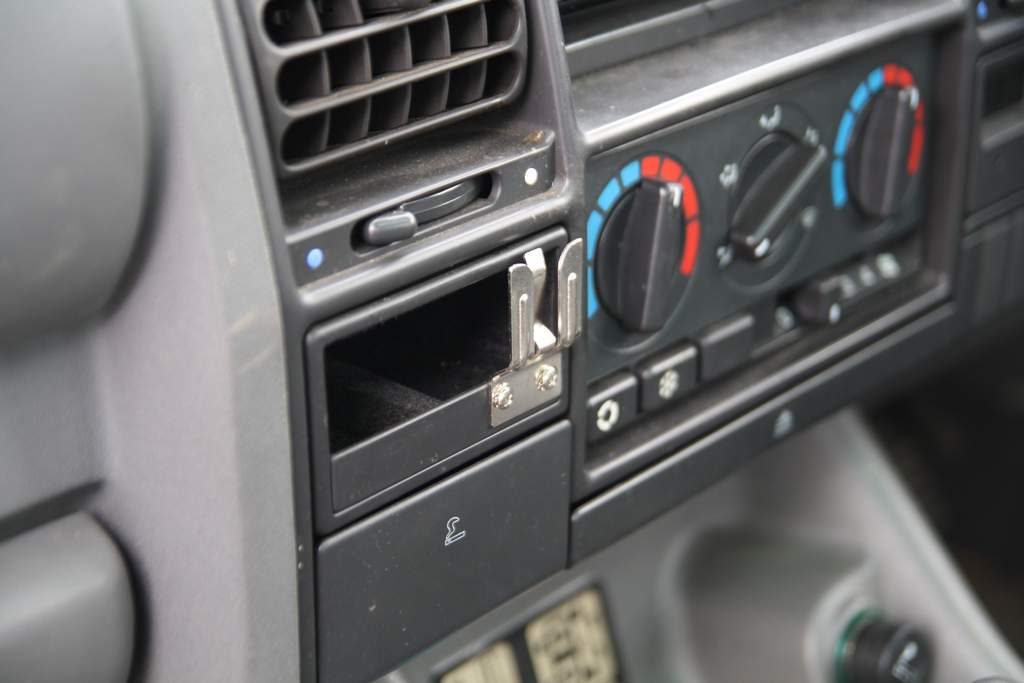 "Living with Larry" my Land Rover Discovery 1 300TDI and overland