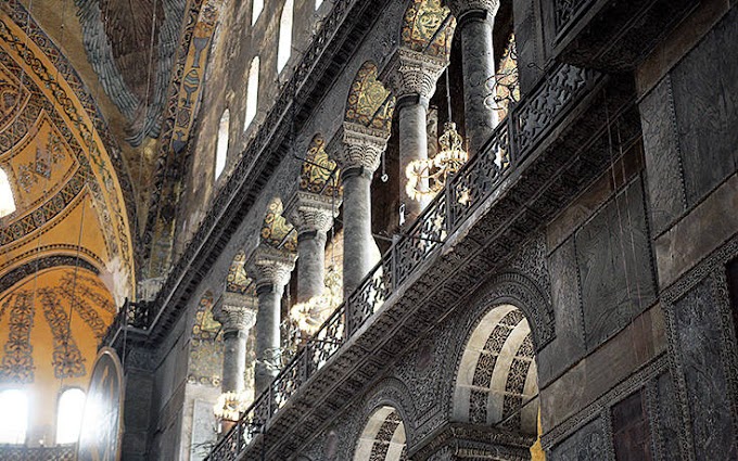 Ο Ακάθιστος Ύμνος στη μητρόπολη Αθηνών την ημέρα που η Αγία Σοφία θα γίνεται τζαμί