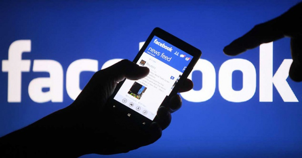 App spies your mobile for Facebook