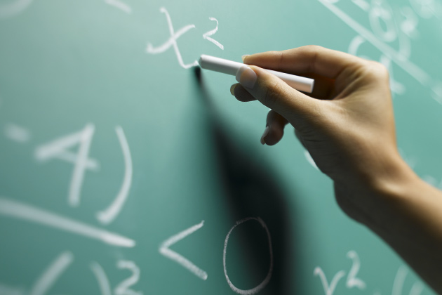 Καθηγητής Μαθηματικών στο Άργος παραδίδει ιδιαίτερα μαθήματα