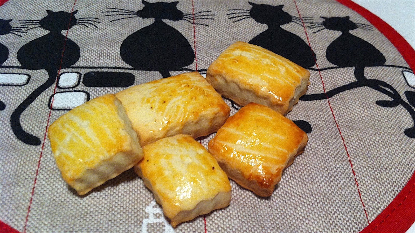 Печенье формовое. Куриные котлеты в сухарях. Шу пирожные. Котлета в сухарях крупных. Рецепт спутник.