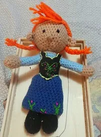 http://www.ravelry.com/patterns/library/anna-from-frozen