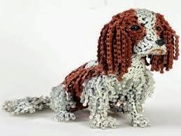 Perro hecho con plástico reciclado -Dog made from recycled plastic