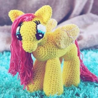 PEQUEÑO PONY AMIGURUMI