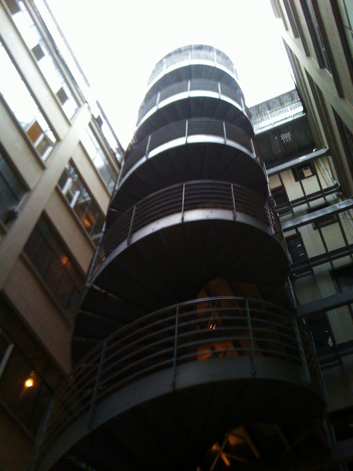 14 Rue Crespin Du Gast 75011 Paris Mes Adresses : Le Perchoir, bar-restaurant, prenez de la hauteur ! 14