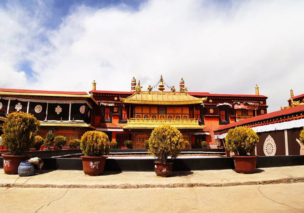  Jokhang Temple in Tibet