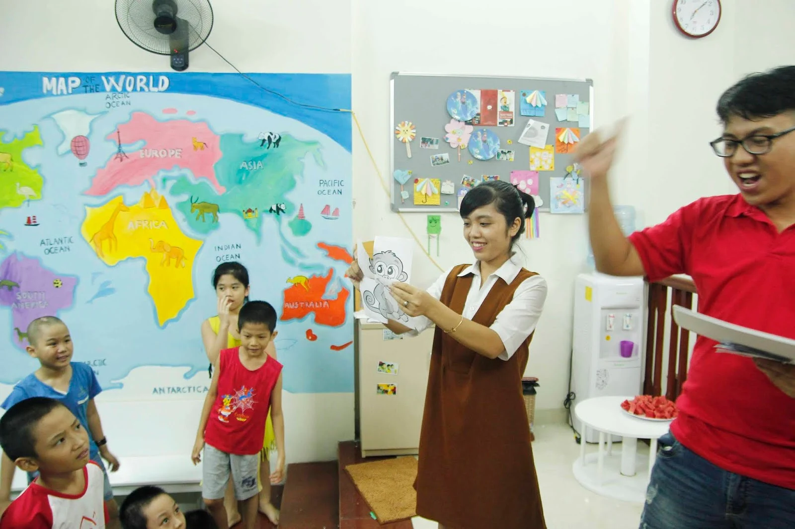 TALKY TOWN tổ chức sự kiện chúc mừng sinh nhật học viên tháng 08