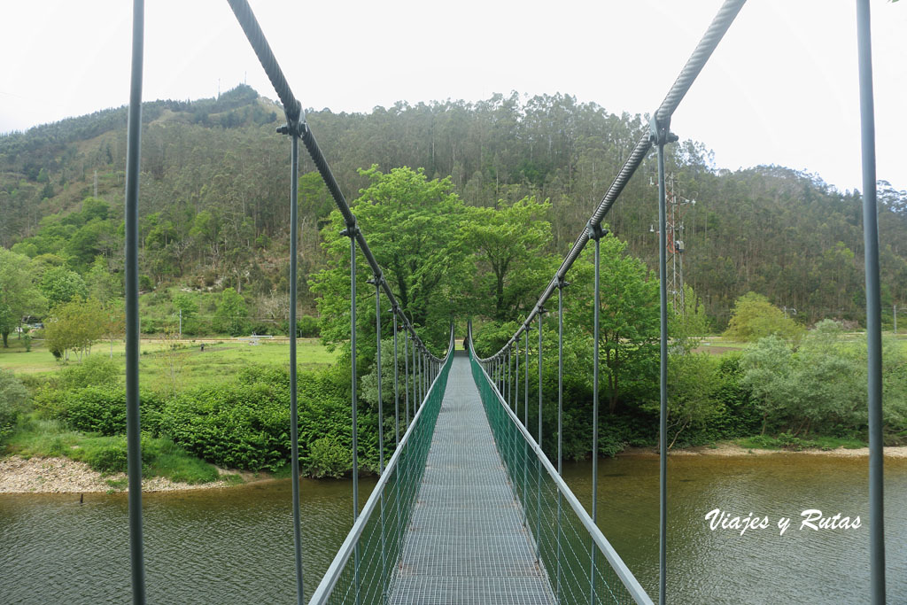 Puente colgante sobre el río Sella, Asturias