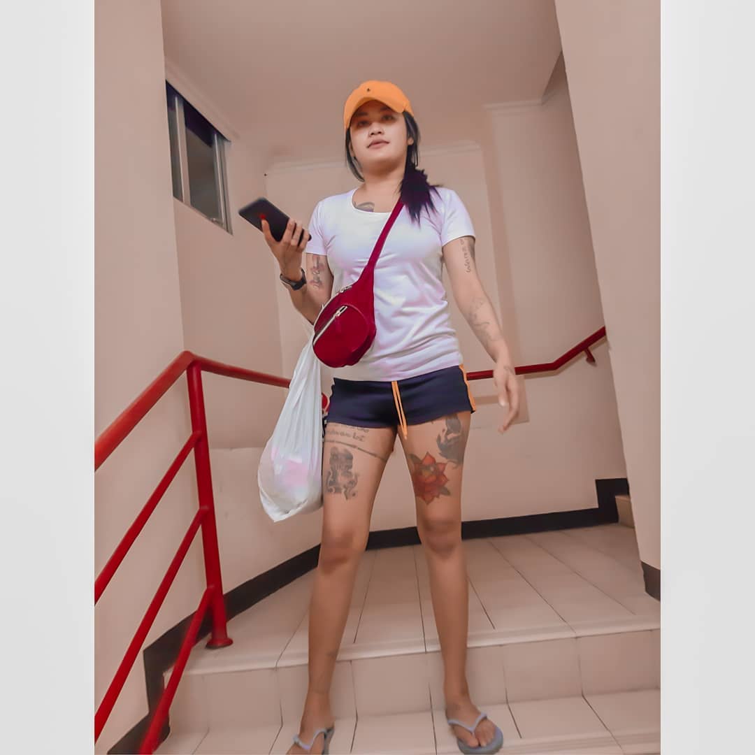 Arvianda Aprilasari Selebgram Seksi Bertato Hot - Hot Selebgram Model