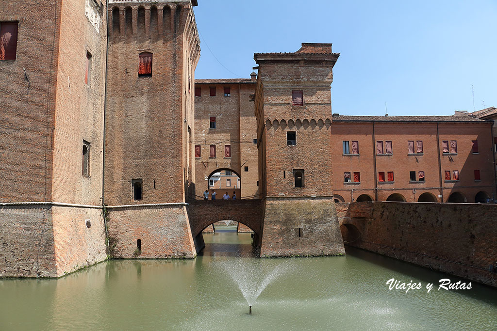 Foso del Castillo Estense de Ferrara