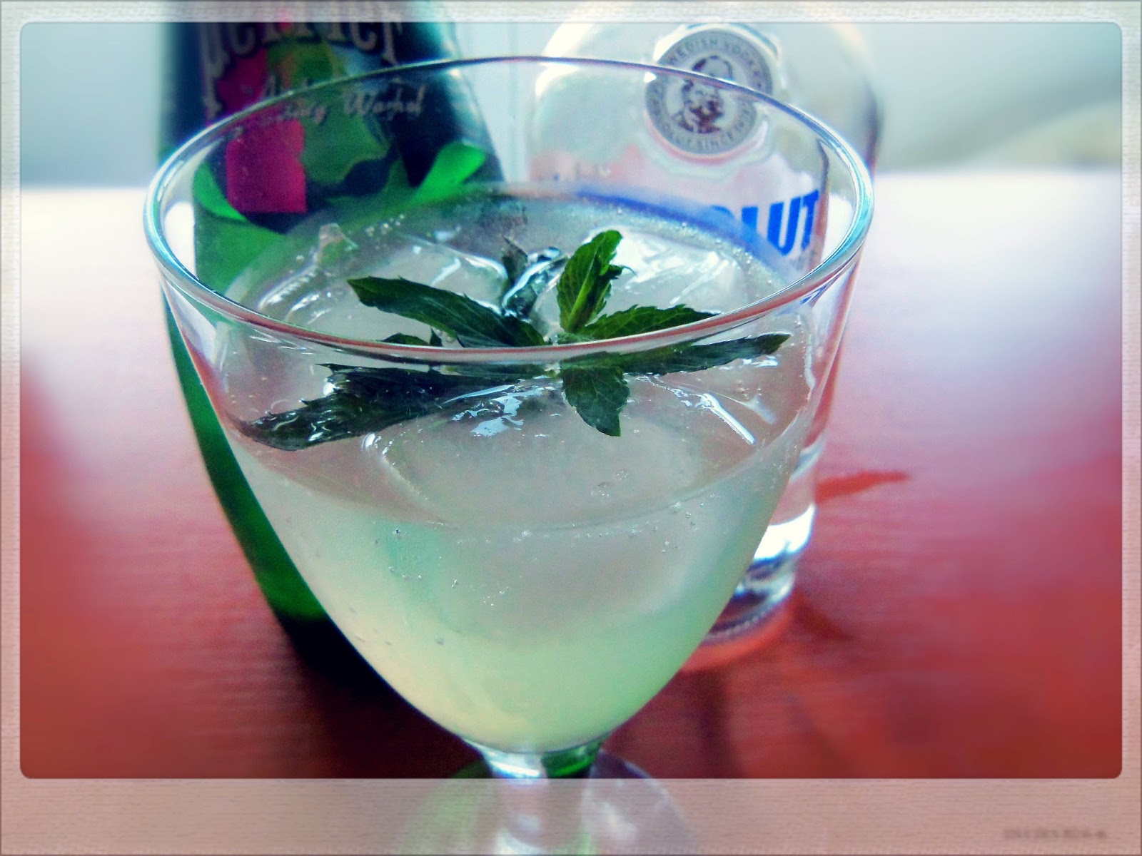 You've Got Meal! Mrs.G. Mixes (1) Vodka Soda with Grapefruit