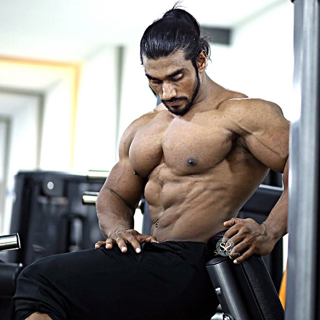 Индийский бодибилдер Sangram Chougule