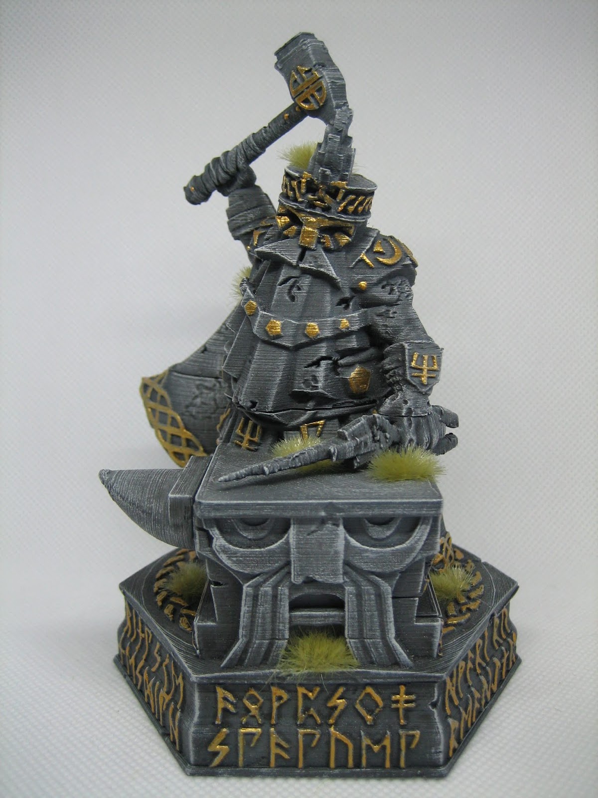 Making miniatures with Mario: Dwarfs : Avatars of War : Dwarf Runic ...