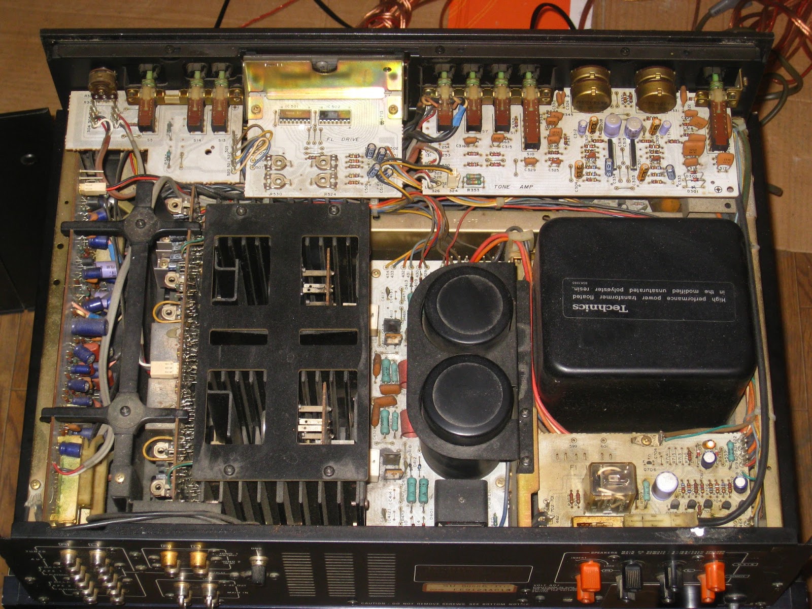 Infrequent Sound [sex.tex] technology Technics SU8088k Stereo
