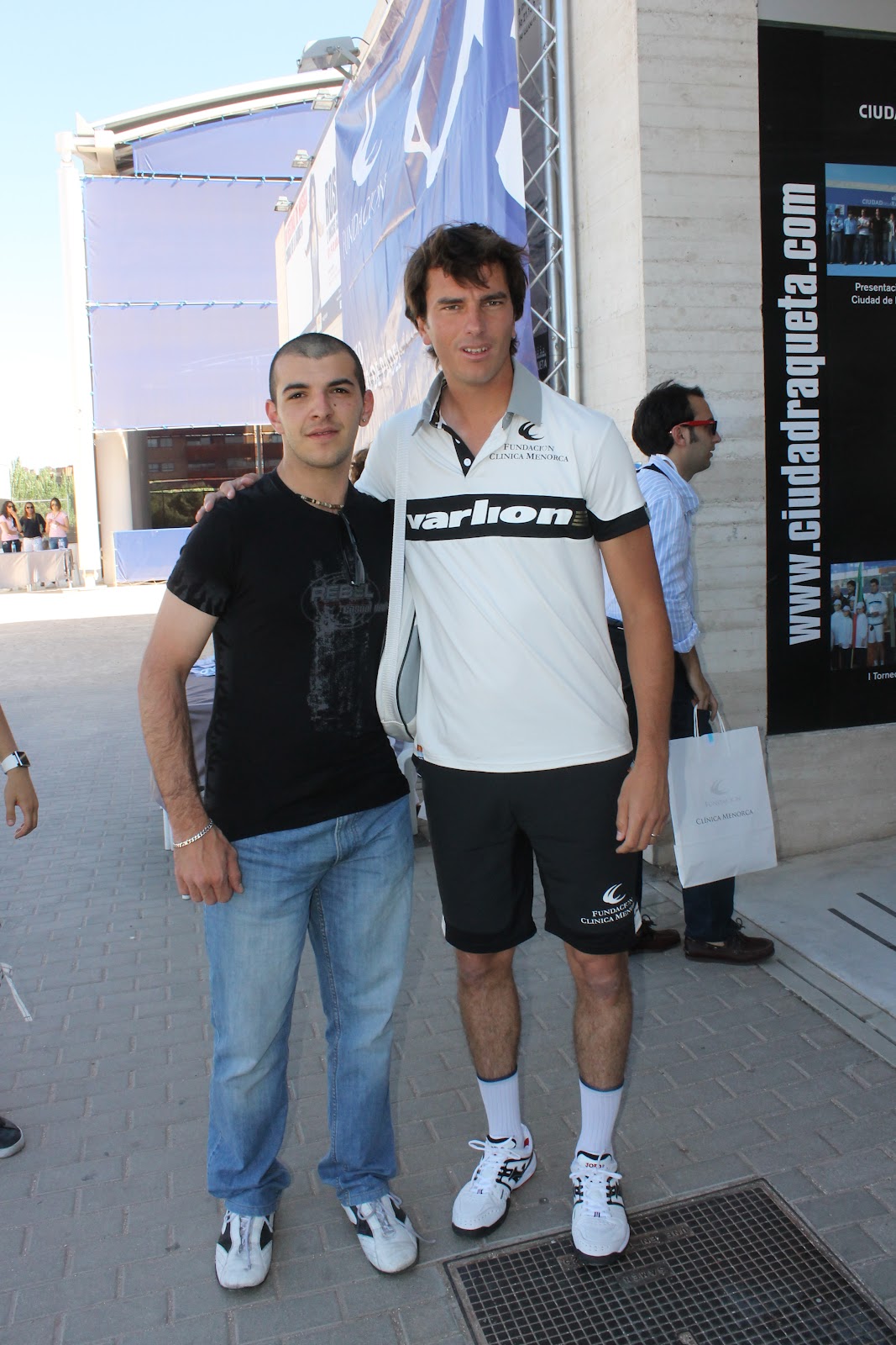 Daniel - Fotos Con Famosos : 05/17/12