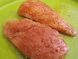 Spicy Honey Chicken is tender chicken breasts with a flavorful chili run and honey glaze. Life-in-the-Lofthouse.com