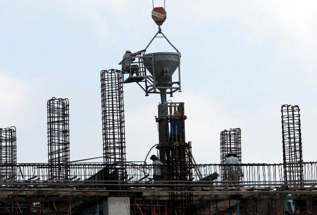 Pekerjaan Pengecoran Kolom Pada Proyek Gedung Bertingkat - Desain Rumah