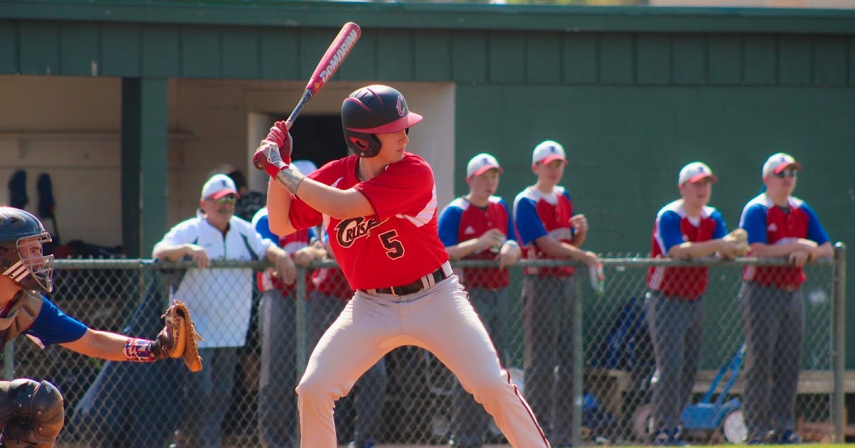 "Call balls and strikes" nghĩa là gì?