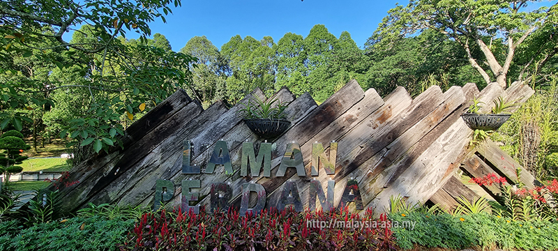 Kuala Lumpur Lake Gardens Smartphone Photography - Malaysia Travel Blog