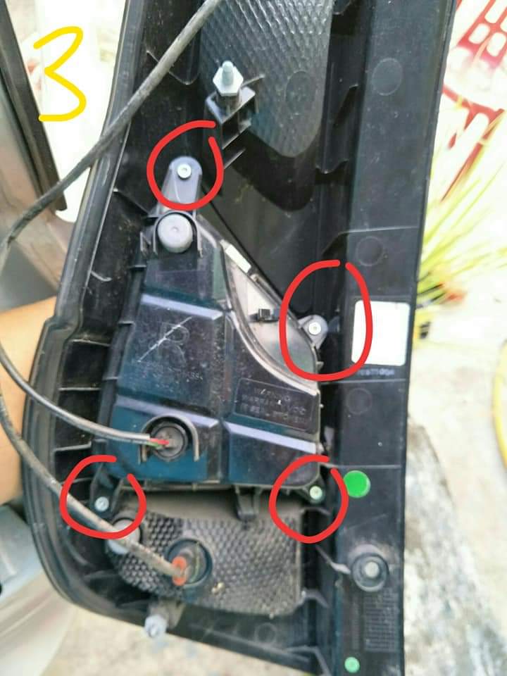 PROTON Baiki lampu brek exora yang malap