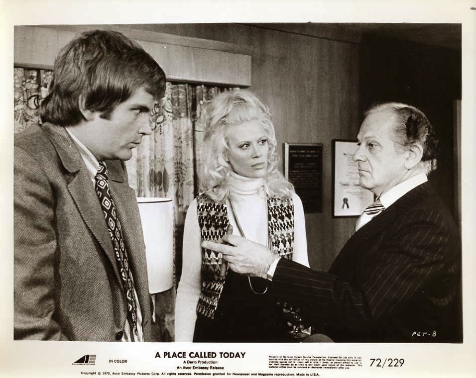 LANA WOOD BIOGRAPHY, FILMOGRAPHY, GALLERY and MOVIE POSTERS A PLACE