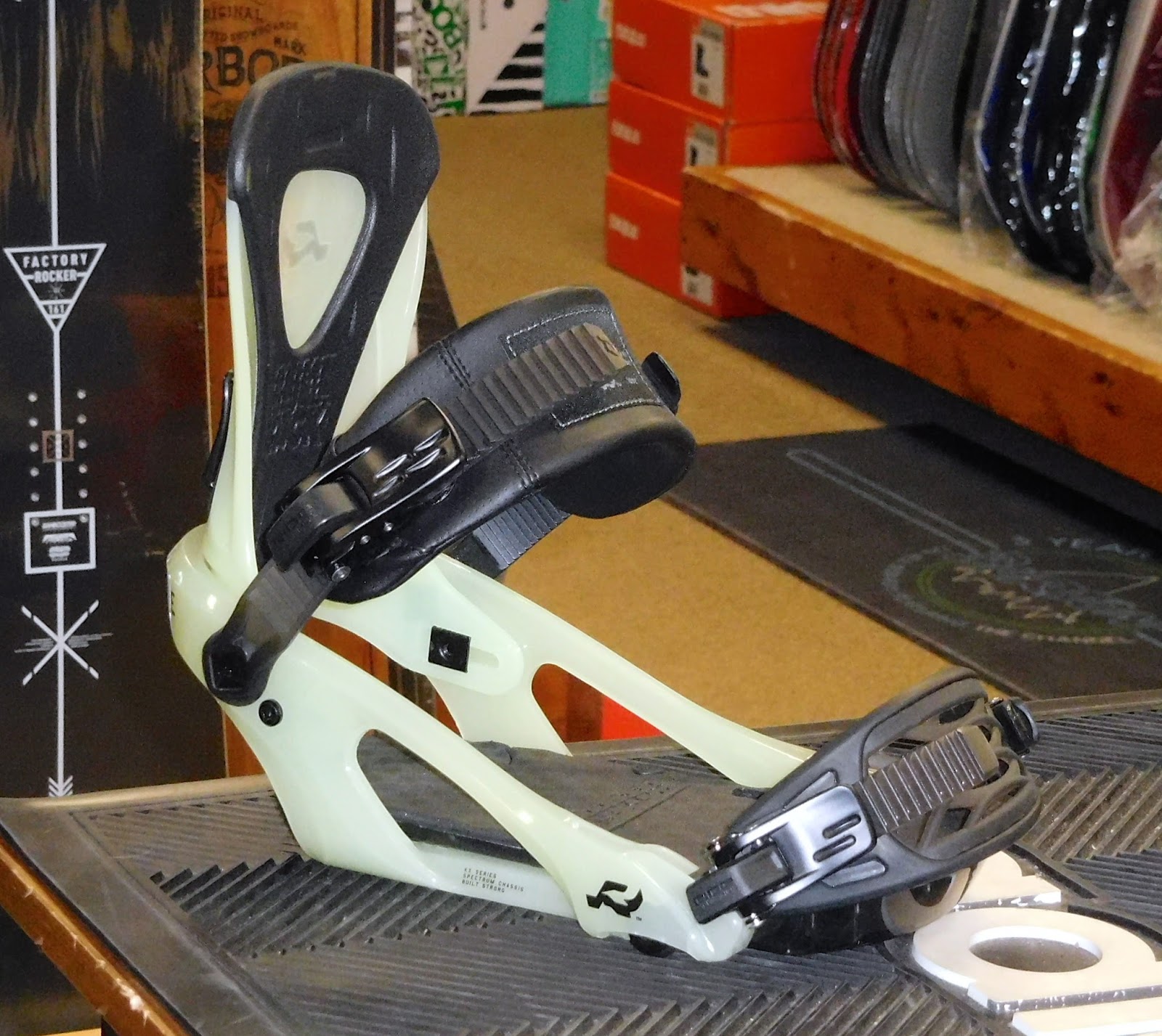 Alpine Ski Shop Daily Drops Ride KX Binding for 2016"glow in the dark"