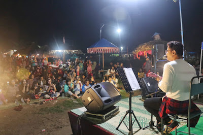 Bupati Trenggalek "Ngamen" di Desa Widoro Gandusari, Galang Dana untuk Bhakti Bumi