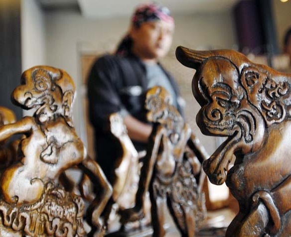 Jenis Karya Seni Rupa Terapan Nusantara (Indonesia) - Informasi Mendidik