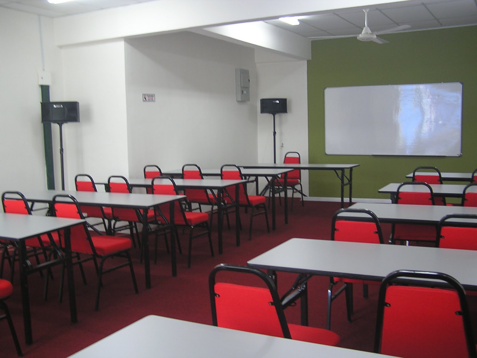 Gambar Bilik Seminar / Latihan | RIZDA RESOURCES