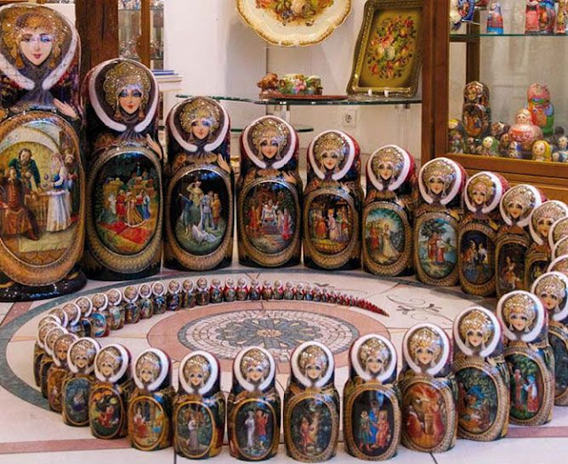 TYWKIWDBI ("TaiWikiWidbee") World record matryoshka